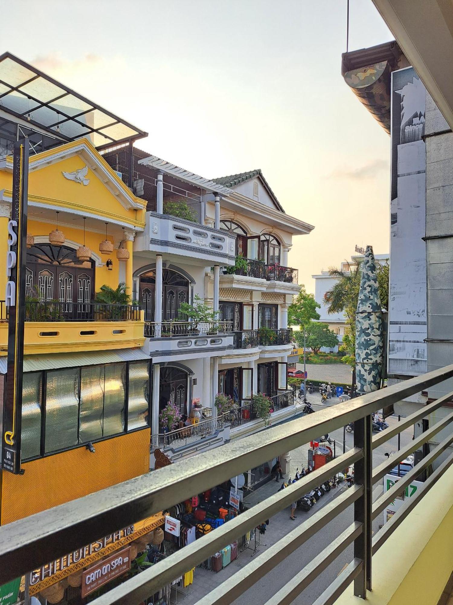 DMZ Hostel Hue Exterior foto